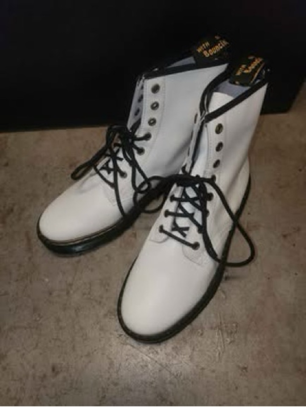 Dr. Martens White Leather Lace-Up Oxfords with Black Laces & Trim - Picture 4 of 4